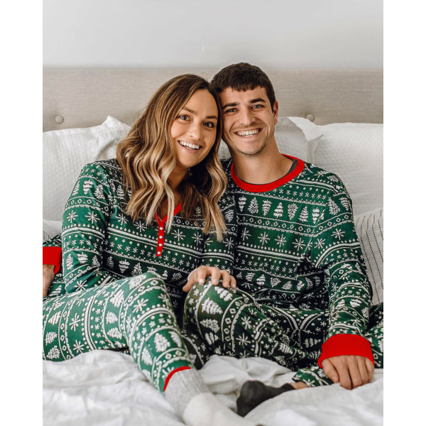 Julklappspyjamas med julgran och snöflingemönster Baby 6M
