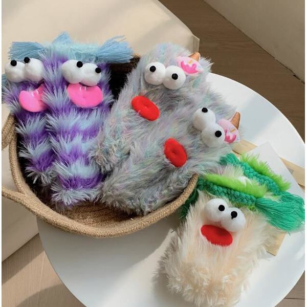 Fuzzy Quirky Mid-Calf Sokker White