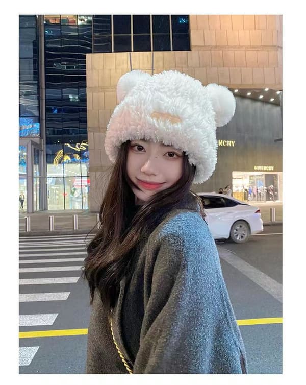 Sød Fuzzy Bjørnøre Beanie Hat til Kvinder White