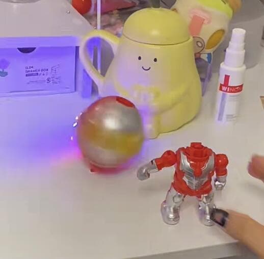 2 stk. Ultraman Lysende Spinnende Gyro Two