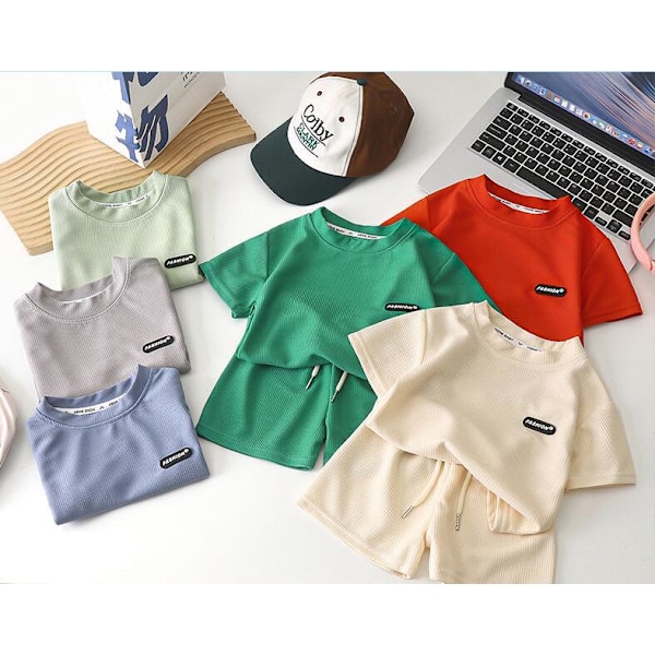 Sommarset för pojkar, kortärmad t-shirt med bokstavstryck och shorts red 130