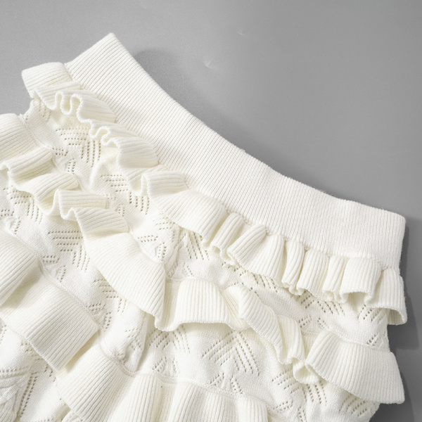 Kvinnor ihåliga virkade stickade shorts volangskiktade White L