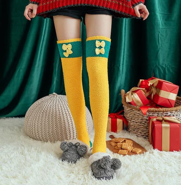 Par af Koralsamt Juleknæstrømper Bow Tie