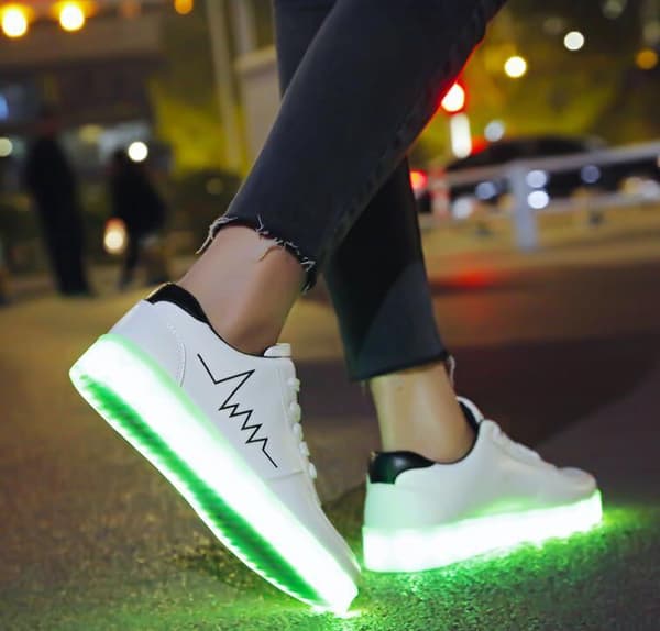 Glødende Sneakers til Børn Lysende Sko med Lysende Sål 34