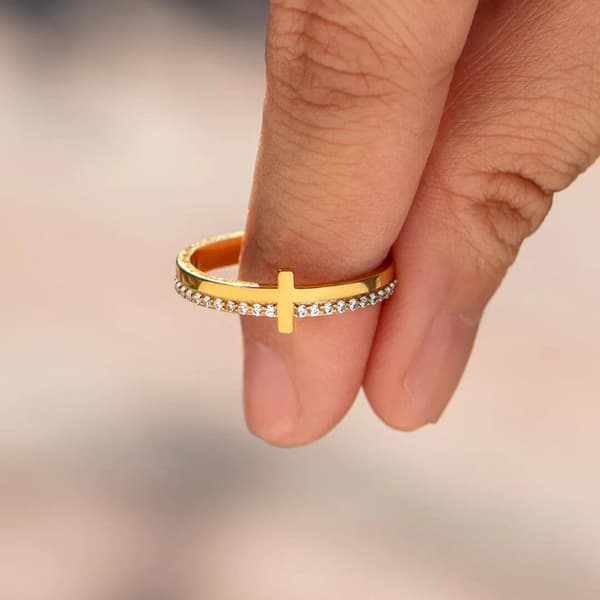 Korsböne Ringar för Kvinnor Trendiga Stapelbara Evighetslöftesringar Gold Size 8
