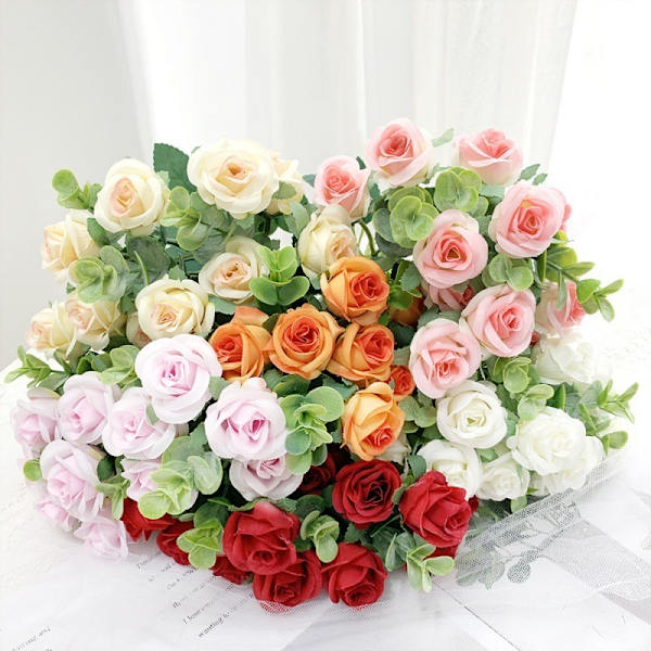 Simulering Rose 5 Branch Artificiell Rose Flower Red