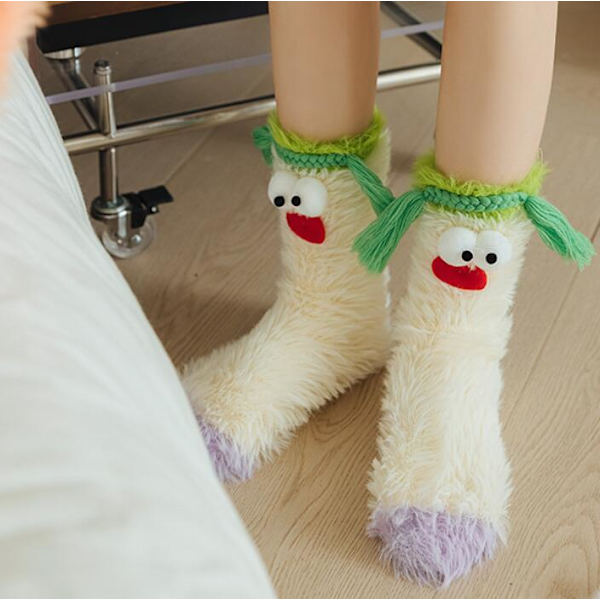 Fuzzy Quirky Mid-Calf Sokker White