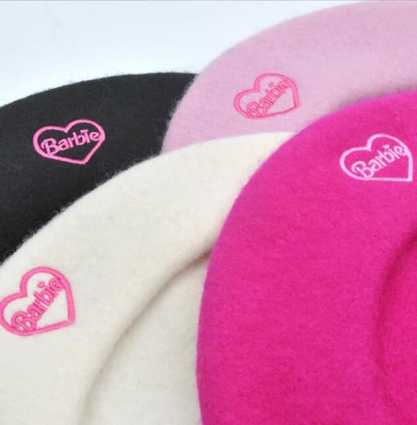 Super Behagelig Pink Uld Broderet Beret White