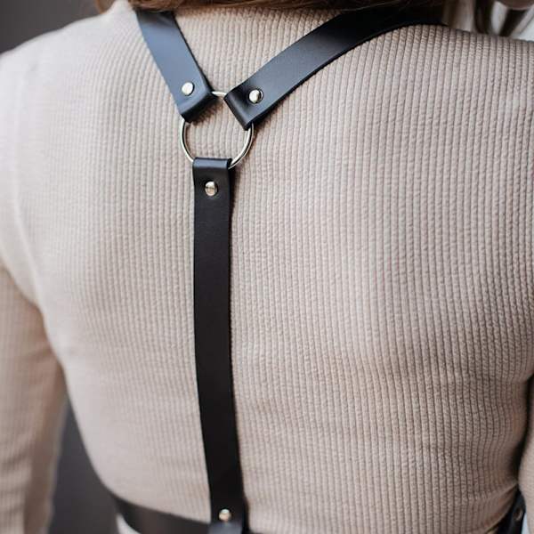 Faux Läder Sele Bälte Dam Underkläder Body Bondage Bur Skulptur Sele Black
