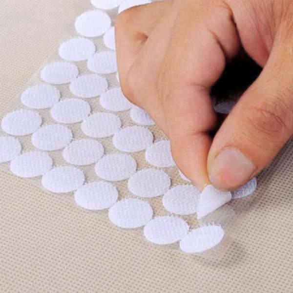 Runde selvklebende borrelåsfester Hvit S