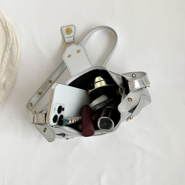 Dam axelväska punk stil nitar handväskor PU läder halvmåne väska Y2k plånbok halvmåne underarm väska motorcykel axelväskor-Silver