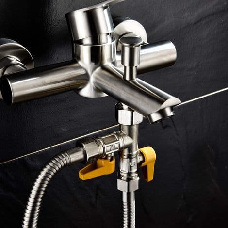 3-vejs ventil, 1/2\" T-stik, håndbruser og brusehoved, bruserarm, 3-vejs messingomlederadapter, vandhaneafspærring