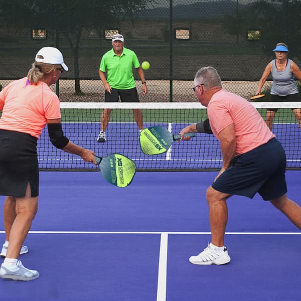 Pickleball sæt med 2 ketchere og 4 bolde til begyndere og entusiaster