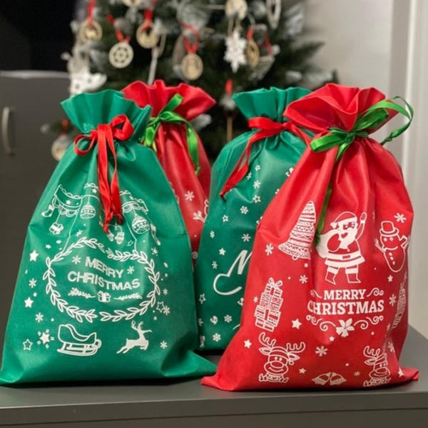 4-pack julpåsar / presentpåse - 45x29cm