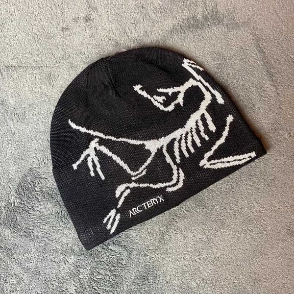 Bird Head Toque hue sort merinould strikket vinterhue unisex