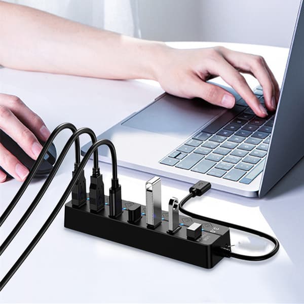 USB 3.0 hub 5 Gbps 7-porter med individuelle av/på-knapper