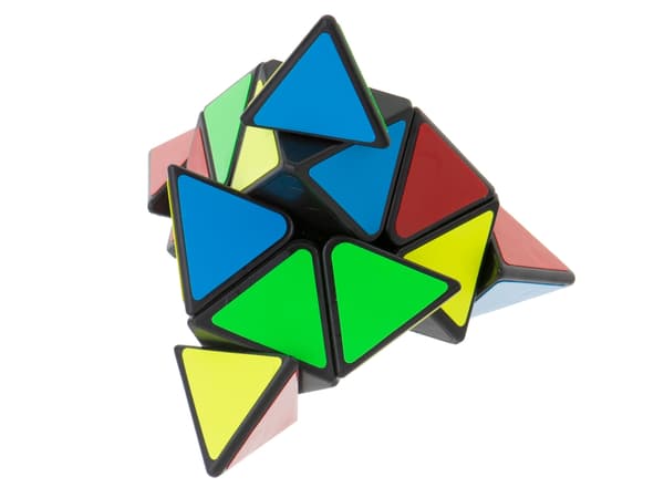 Pyramidipalapeli (Pyraminx) – Pyörivä palapeli kuutio