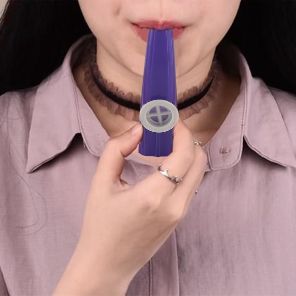 24 st plastkazooer i 8 färgglada kazoo-musikinstrument, bra komplement till gitarr, ukulele, V