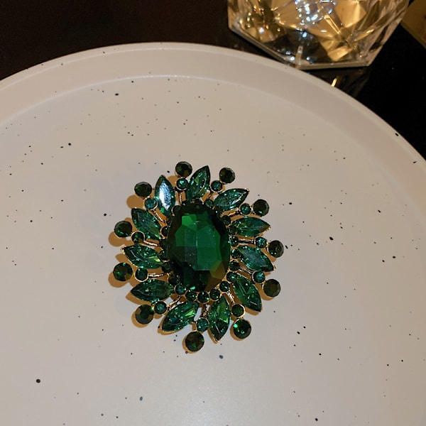 Kvinnor Emerald Rhinestone Brosch Pin Moderock Smycken Present