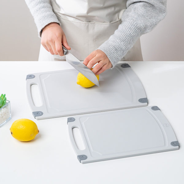 Set med 2 st PP plastskärbrädor, livsmedelssäkra, BPA-fria, tjocka,