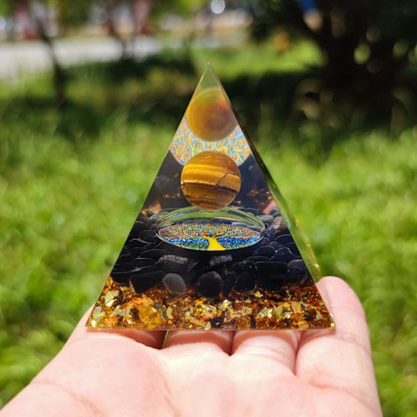 Tredimensionella ornament naturliga kristallkrossade stenlim energi torn (6cm)