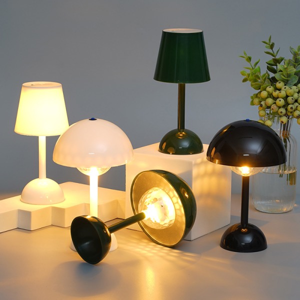 1 stycke mini LED-bordslampa, liten svampformad lampa för födelsedag