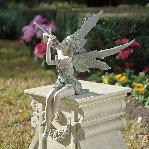 Sittande Zephyr-skulptur i harts