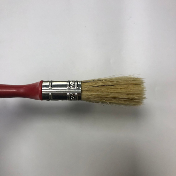 Platt pensel för alla typer av färger med rött plasthandtag (3\")