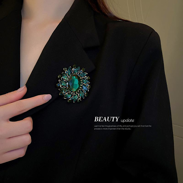 Kvinnor Emerald Rhinestone Brosch Pin Moderock Smycken Present