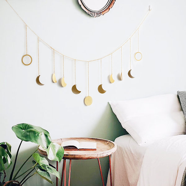 Månefas väggdekoration guld mångarland dekor boho heminredning glänsande