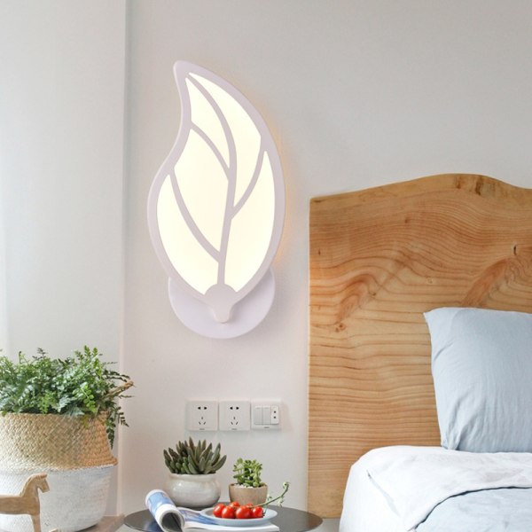 Leaf-shaped LED wall light modern design in metal and acrylic, be