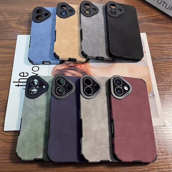 iPhone 16  Elegant Silikonskal med Skyddande Kant runt Kameran Blå