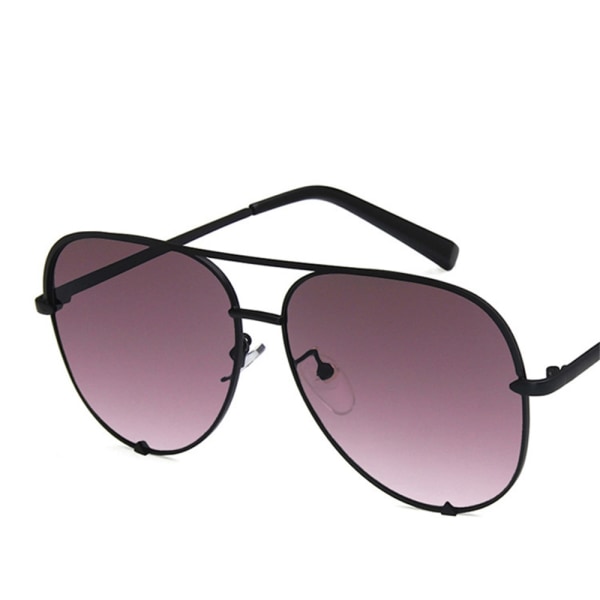 Elegante solbriller, der er polariserede svart/lila