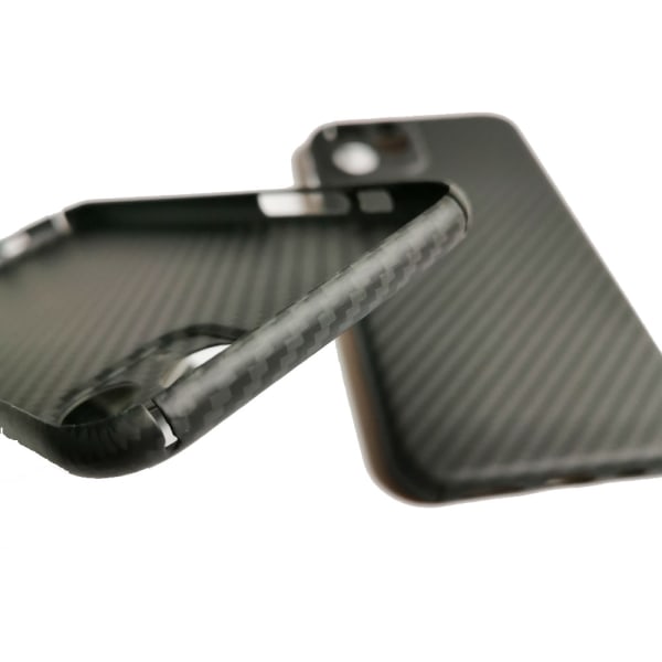Genomtänkt Karbonskal - iPhone 11 Pro Max Svart