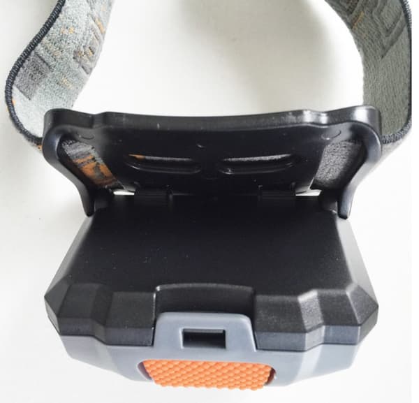Ajovalaisin 160 Lumen CREE R3 + 2LED