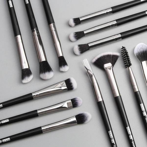 13-delt øyesminkebørste sett for øyenskygge, eyeliner og blending Black