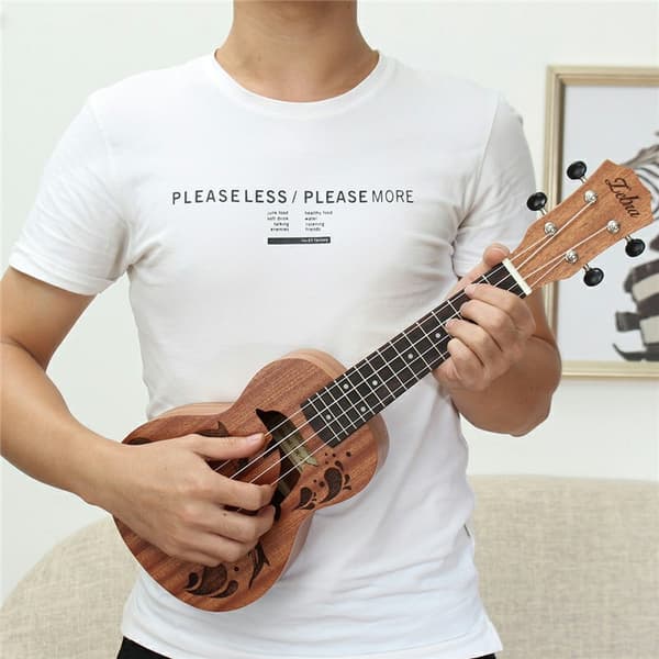 Sapele Ukulele 4-kielinen soitin Brown