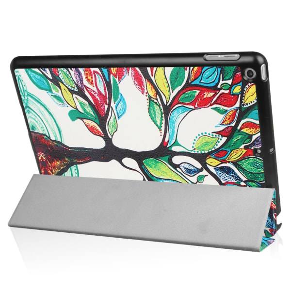 iPad 9.7" (2017/2018) Slim fit trefoldet etui - Farvet træ Multicolor