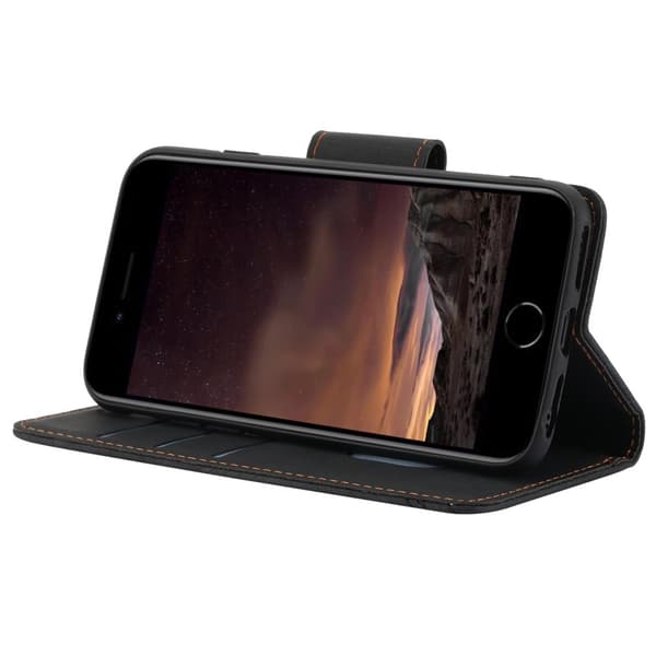 Til iPhone 17e / 16e Etui Sommerfugl Blomst Ridsefast Telefoncover Black