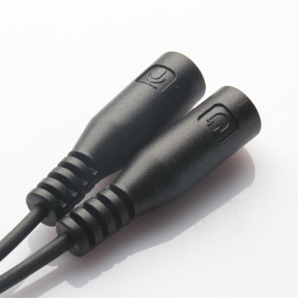 3,5 mm stereolyd mannlig til kvinnelig hodetelefon og mikrofonsplitteradapter Black