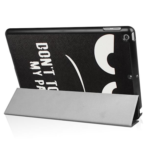 iPad 9.7" (2017) Slim Fit trefoldbart deksel - Ikke berør puten min Black
