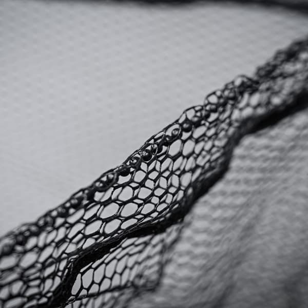 Sammenleggbar trekantformet fiskenett i nylon Black