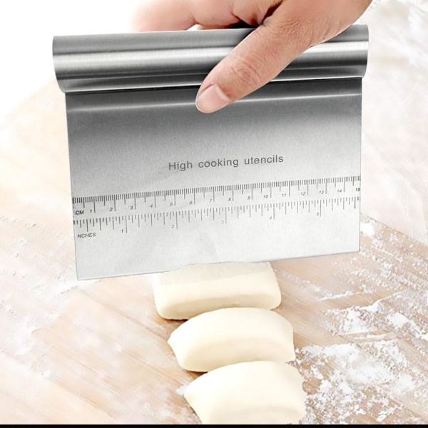 Deigskrape Rustfritt stål Slicer Pastry Pizzakutter med måleskala Silver chrome