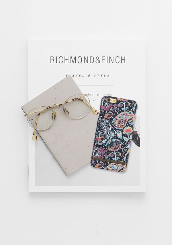 Richmond & Finch iPhone 6 Plus/6s Plus - deksel - Paisley Satin White