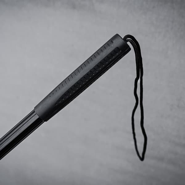 Sammenleggbar trekantformet fiskenett i nylon Black