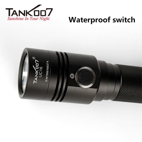 TANK007 UC16 700 Lumen USB-oppladbart lommelykt Black