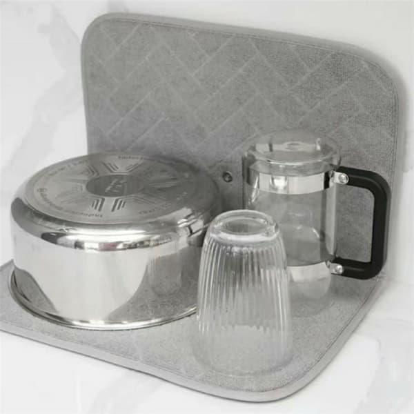 Oppvaskstativ: Sammenleggbar tørkematte med avtakbart plaststativ for avrenning av oppvask. Grey