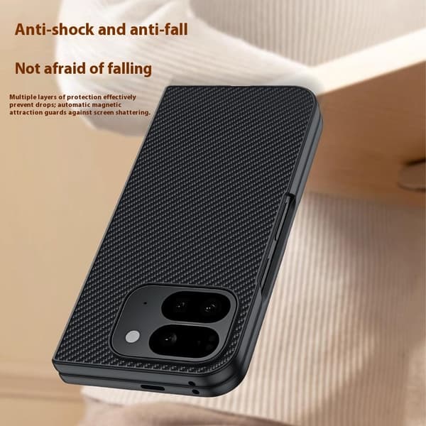 Telefondeksel for Google Pixel 10 Pro Fold med karbonfibertekstur Black