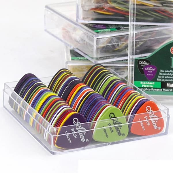 24 plektriä laatikolla sähkö - ja akustiselle kitaralle Multicolor