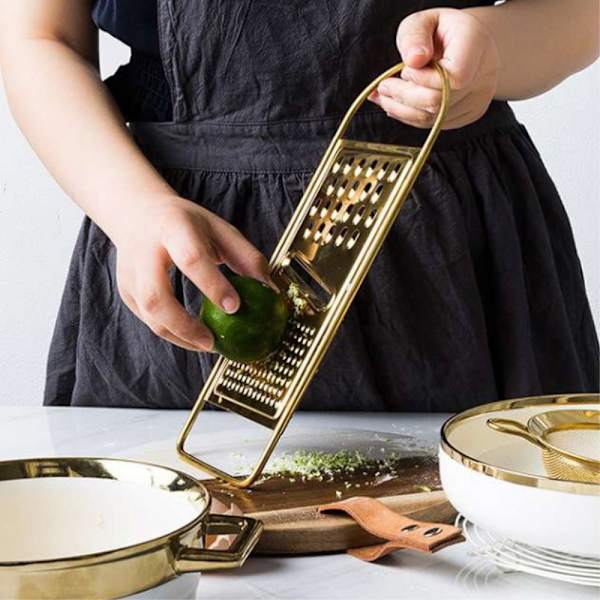 Litteä juustoraastin ruostumatonta terästä Gold